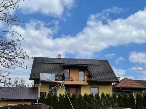 Fotovoltaika cena komplet – solárne panely na streche rodinného domu